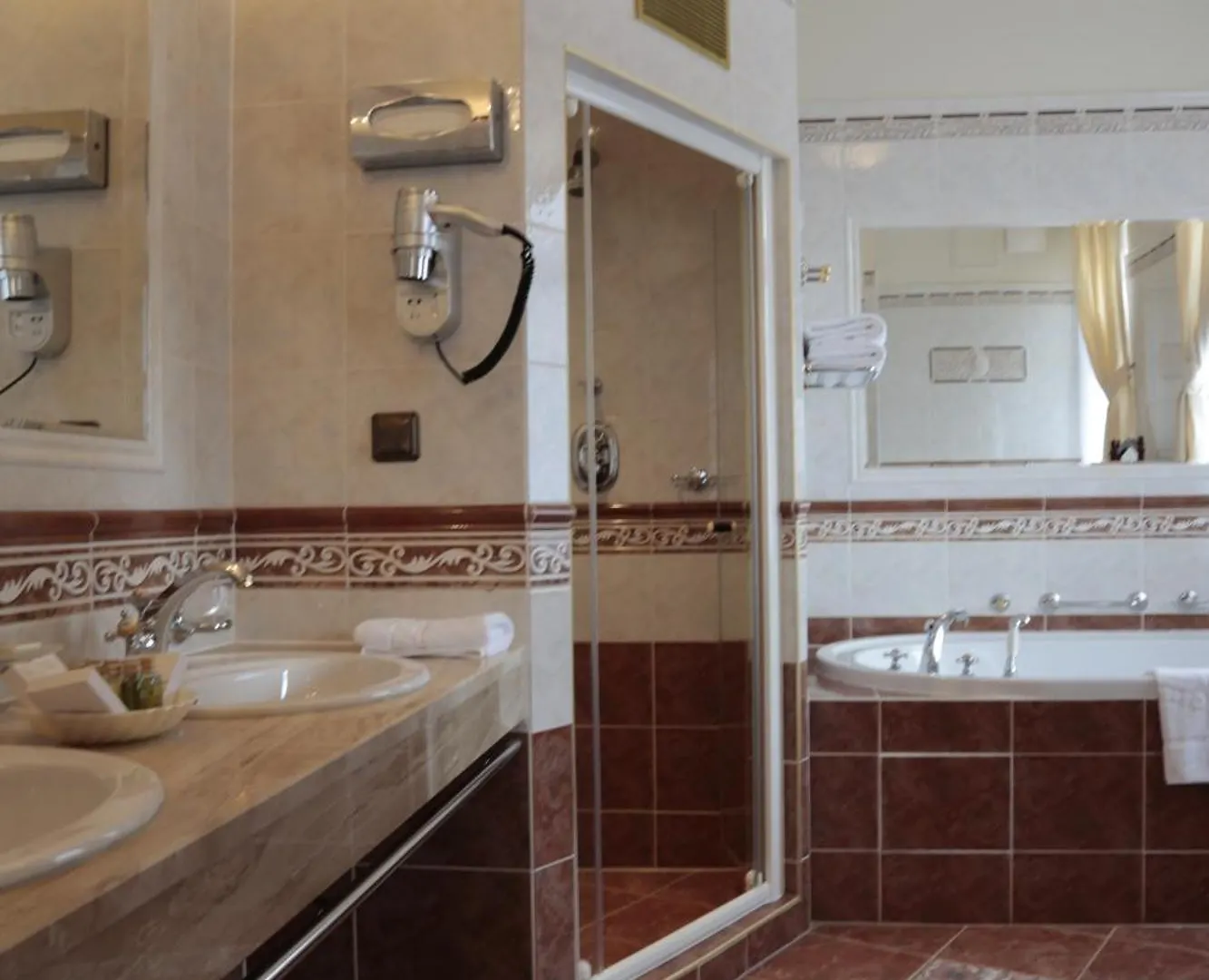 Hotel Vila Livia 卡罗维发利 5*,  捷克